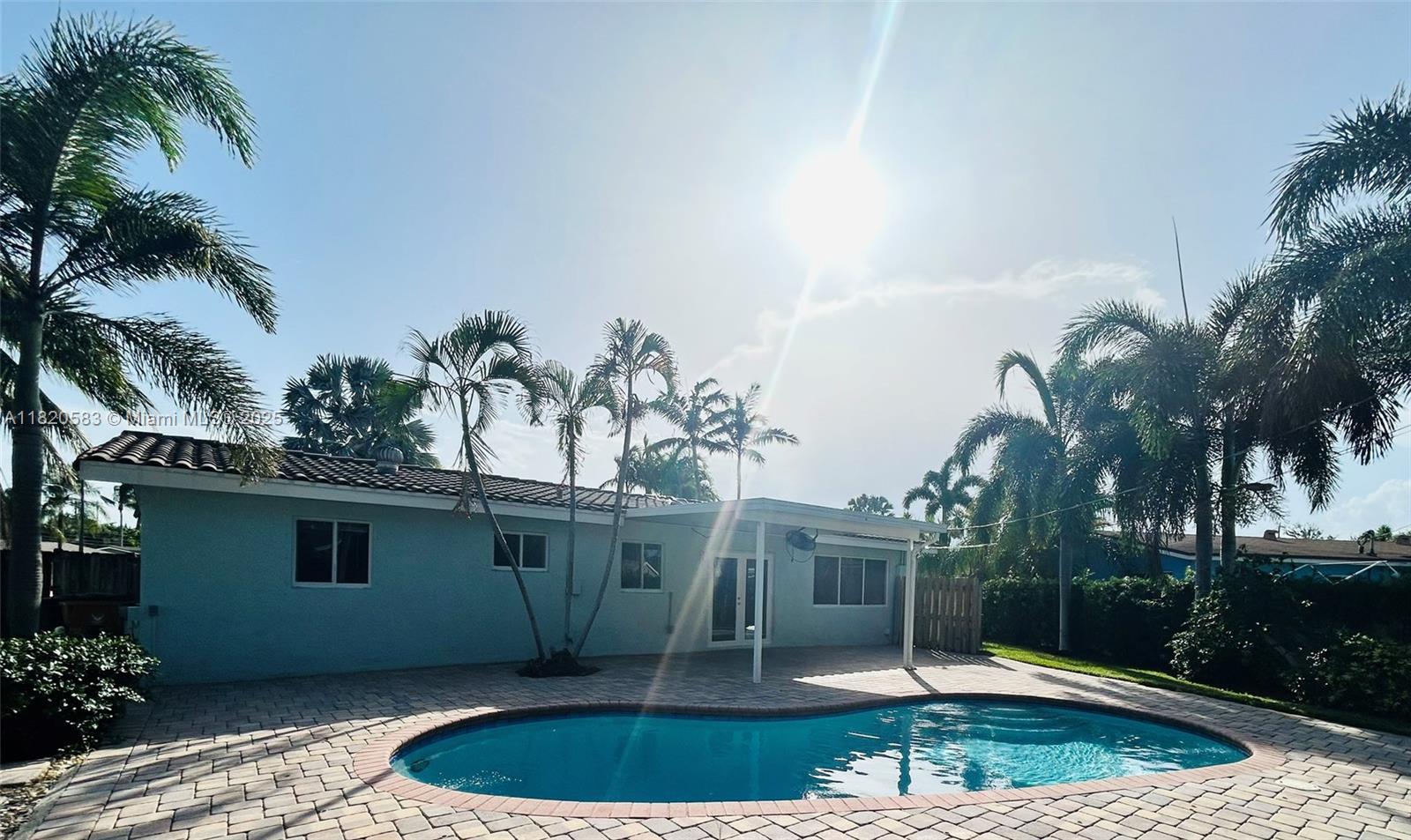 CORAL MANOR THIRD ADD - Residential Lease