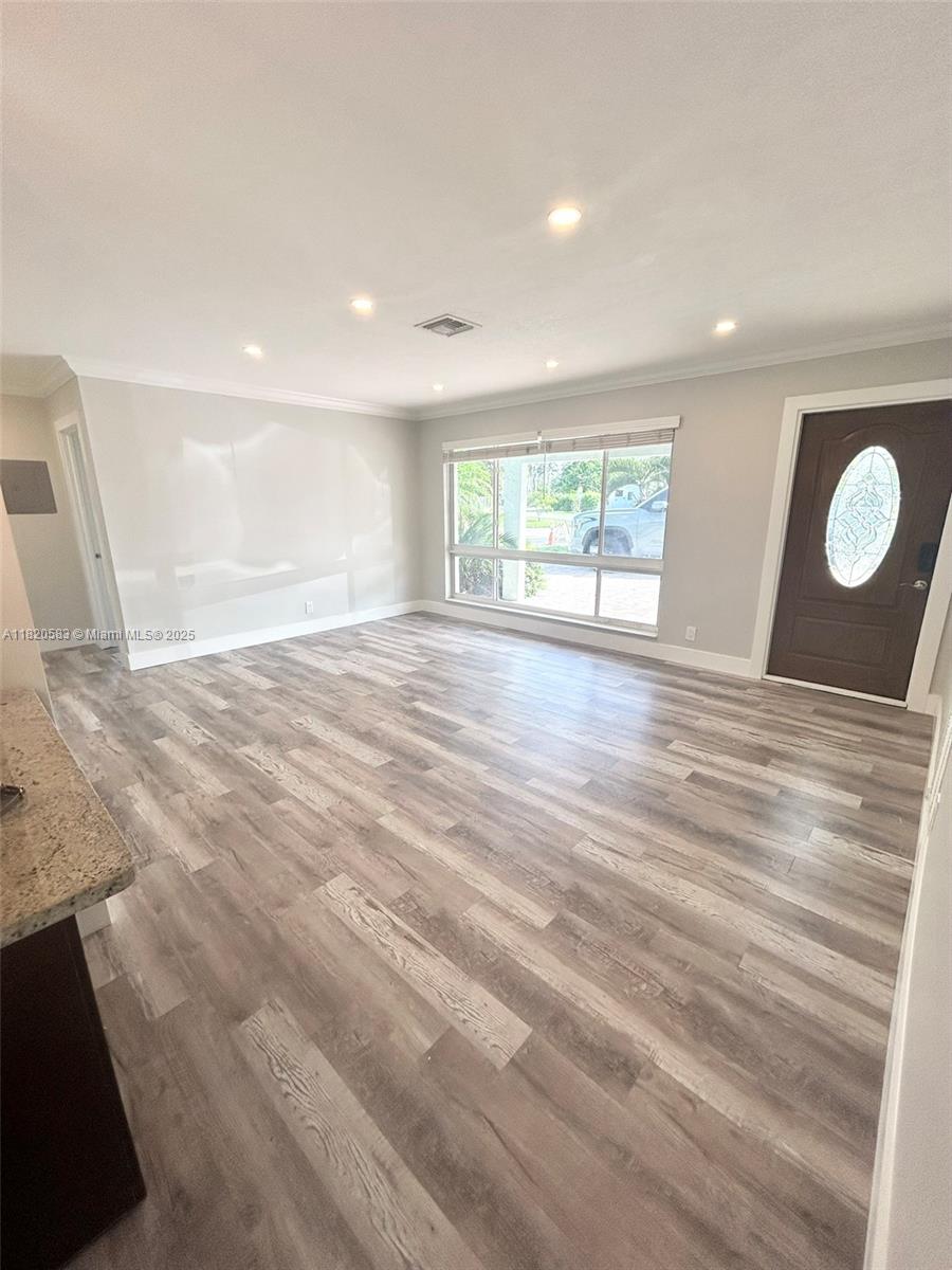 CORAL MANOR THIRD ADD - Residential Lease