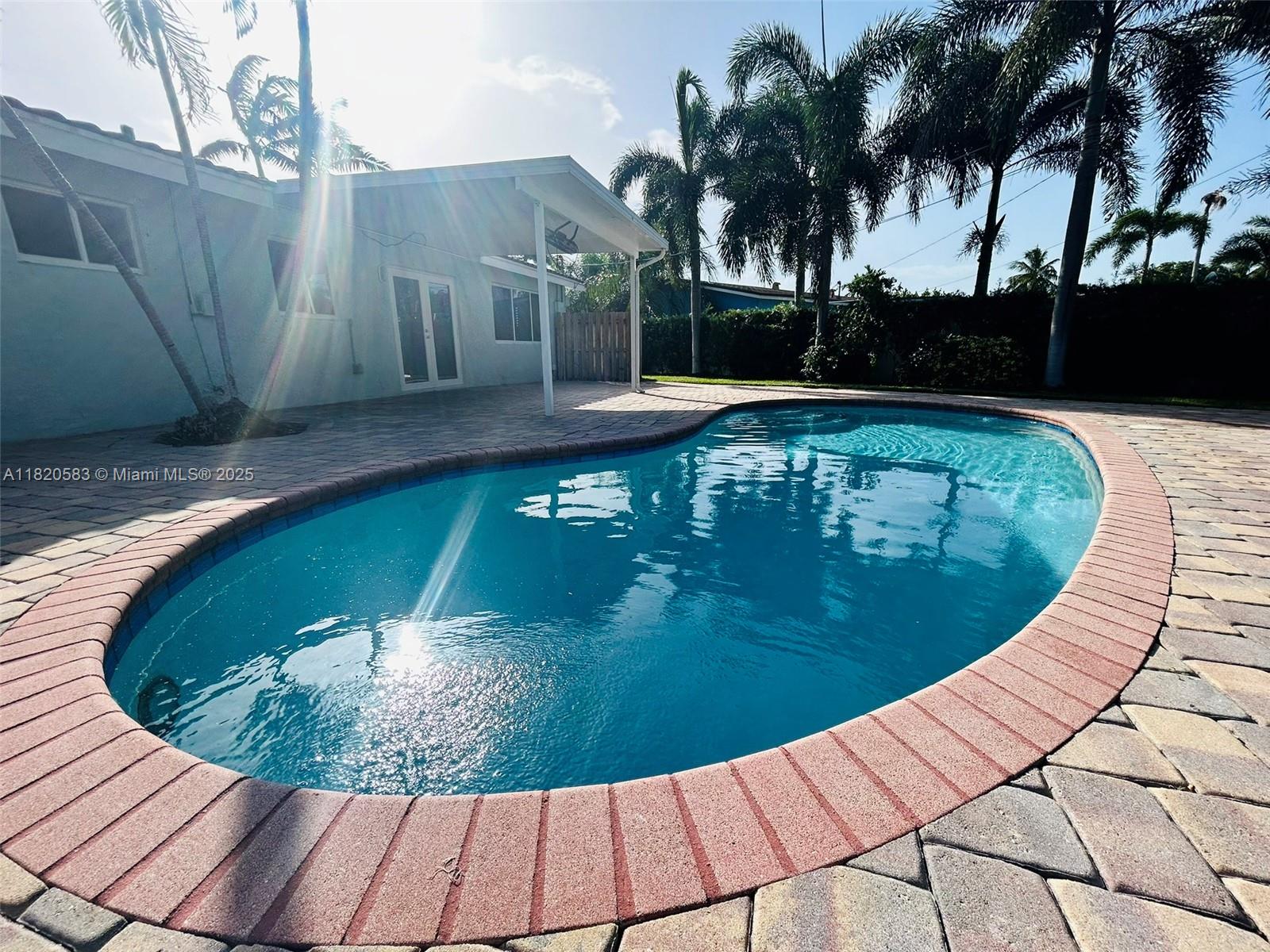 CORAL MANOR THIRD ADD - Residential Lease