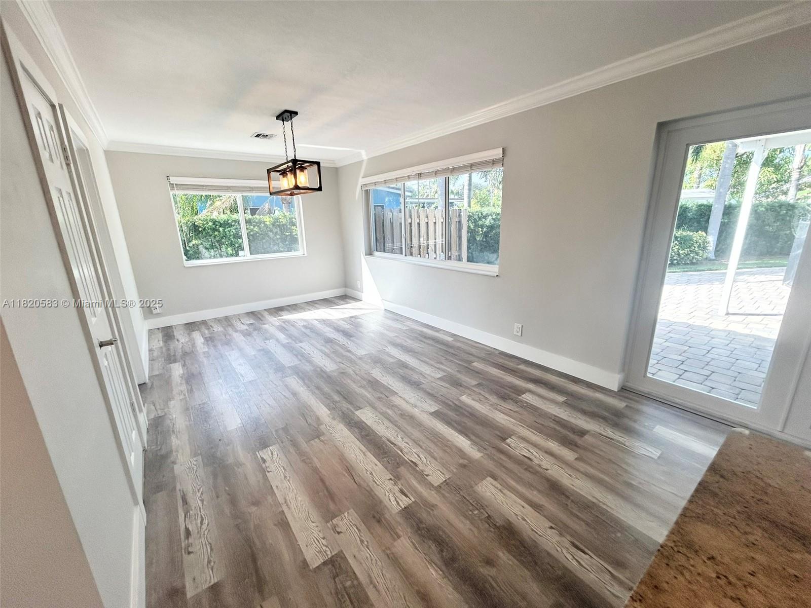CORAL MANOR THIRD ADD - Residential Lease