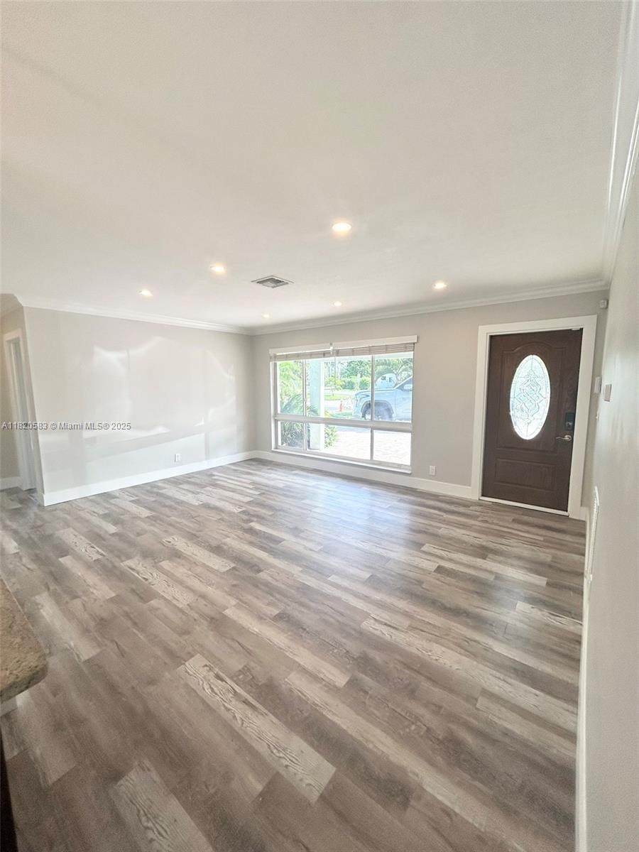 CORAL MANOR THIRD ADD - Residential Lease