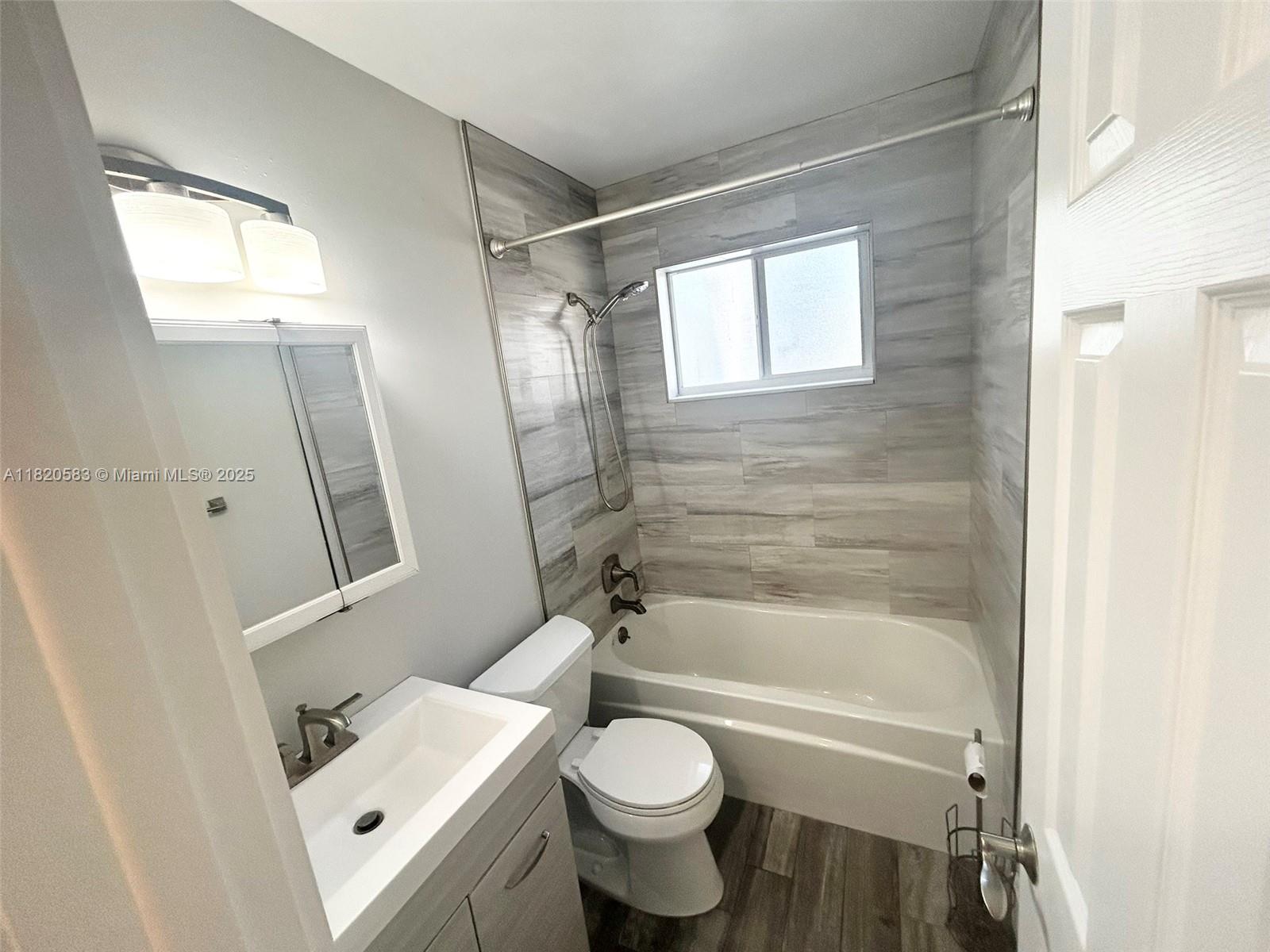 CORAL MANOR THIRD ADD - Residential Lease