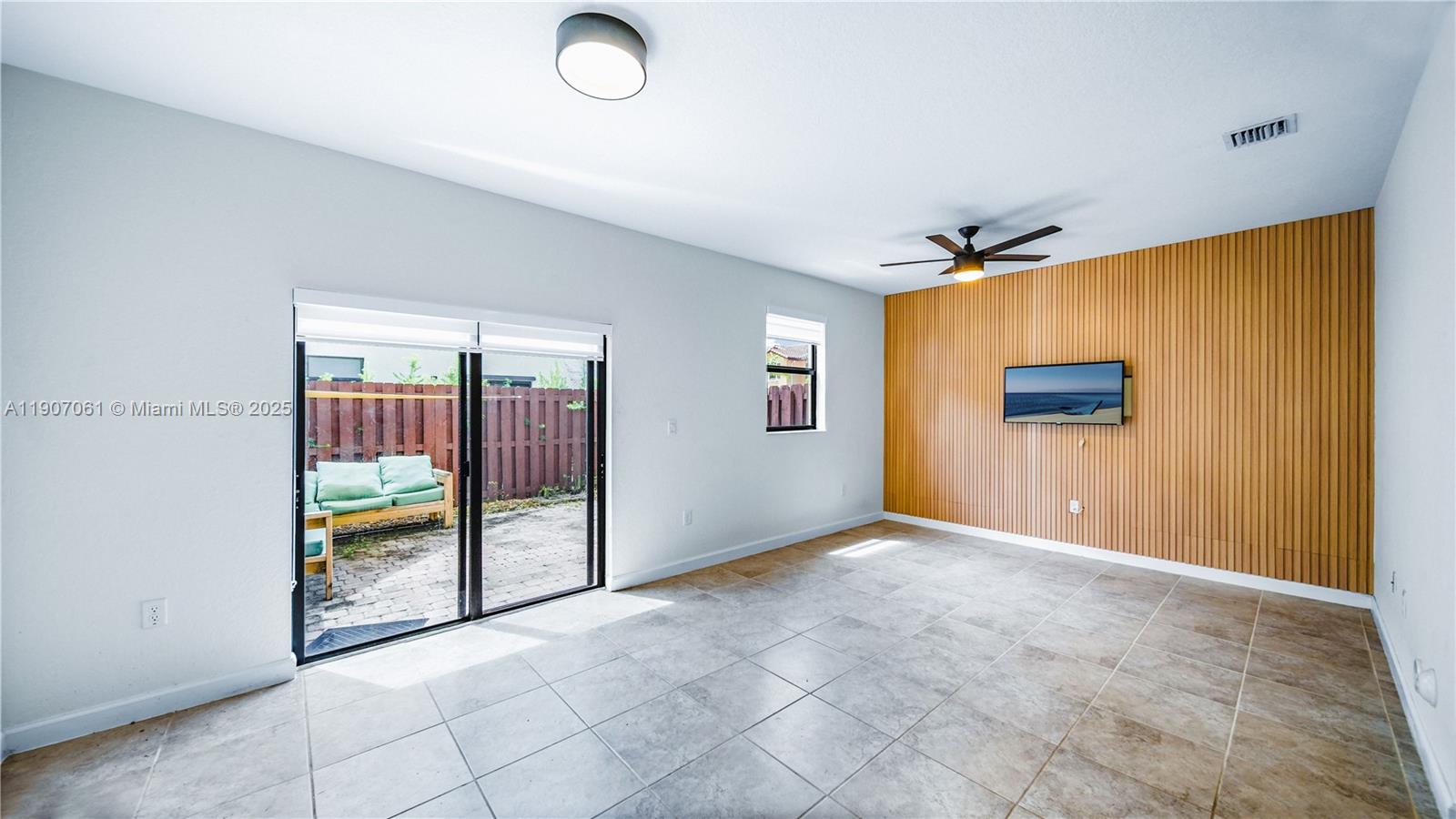 BAYWINDS OF DOMINICA AND - Residential Lease