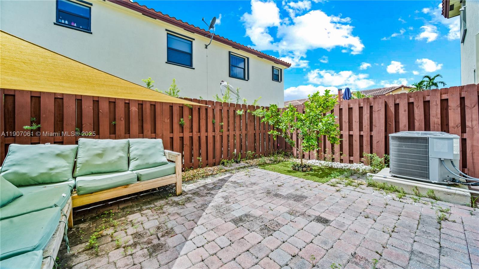 BAYWINDS OF DOMINICA AND - Residential Lease