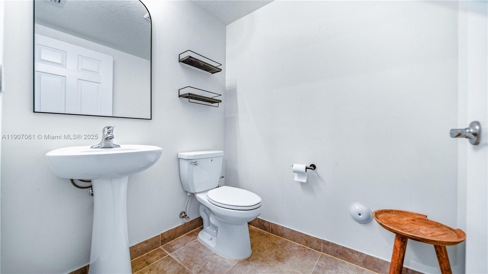 BAYWINDS OF DOMINICA AND - Residential Lease