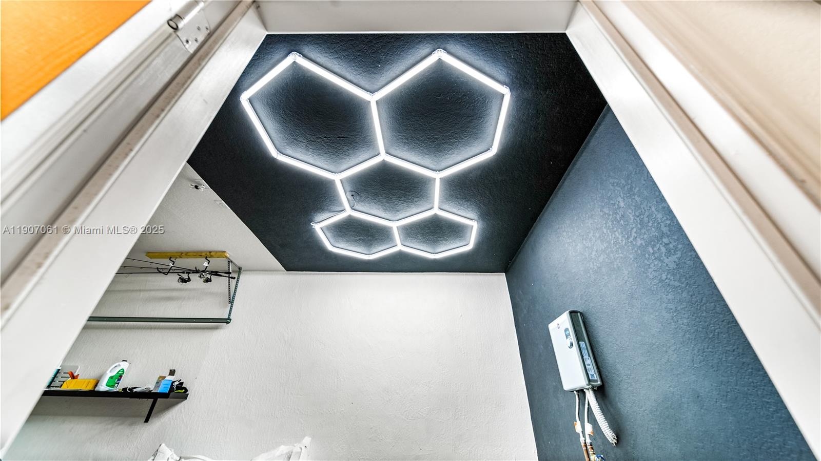 BAYWINDS OF DOMINICA AND - Residential Lease