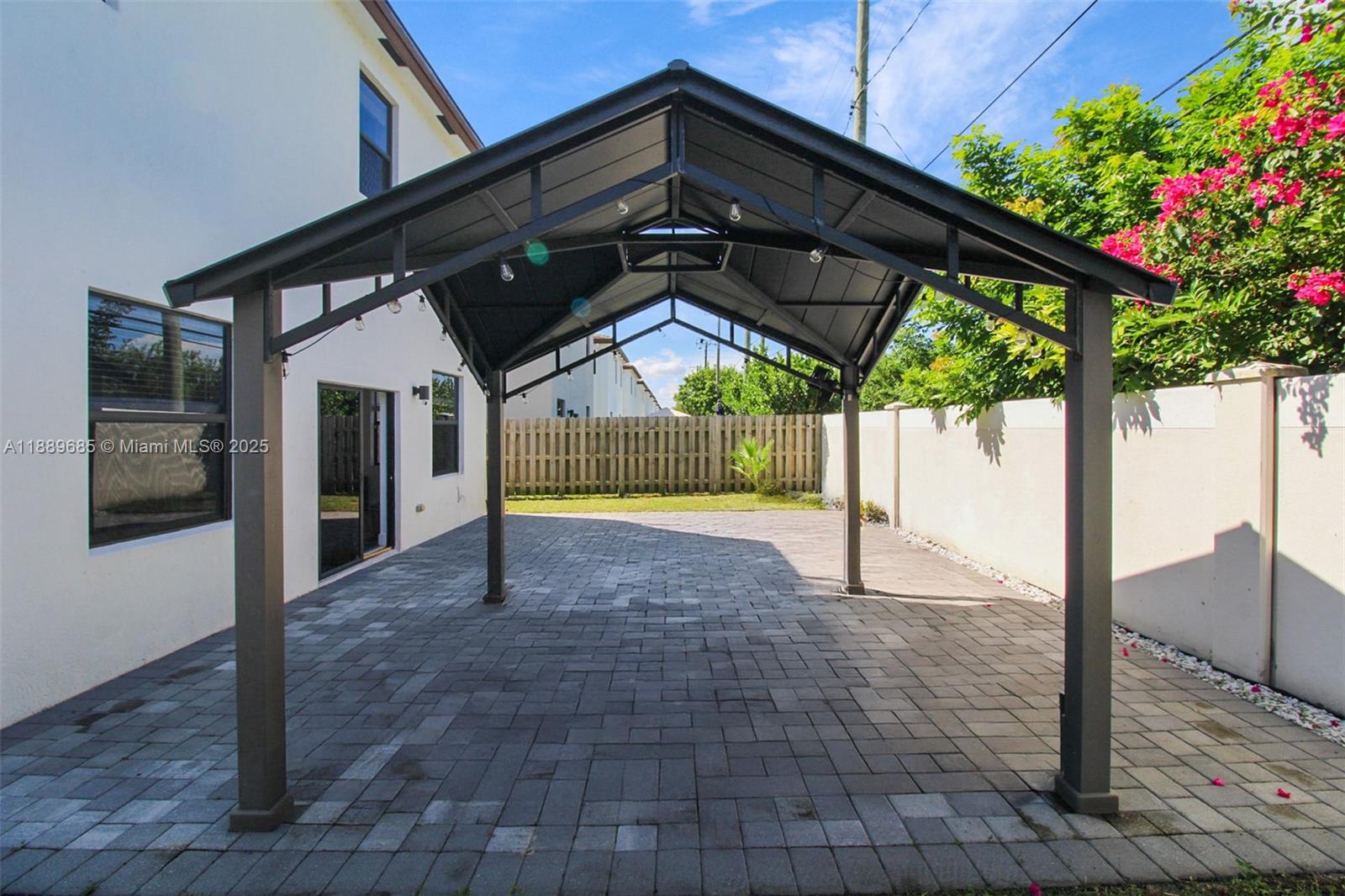 VIA VENTURA NEIGHBORHOOD - Residential Lease