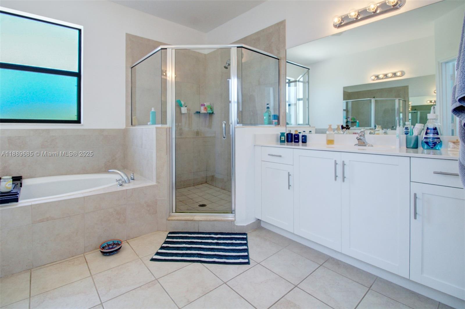 VIA VENTURA NEIGHBORHOOD - Residential Lease