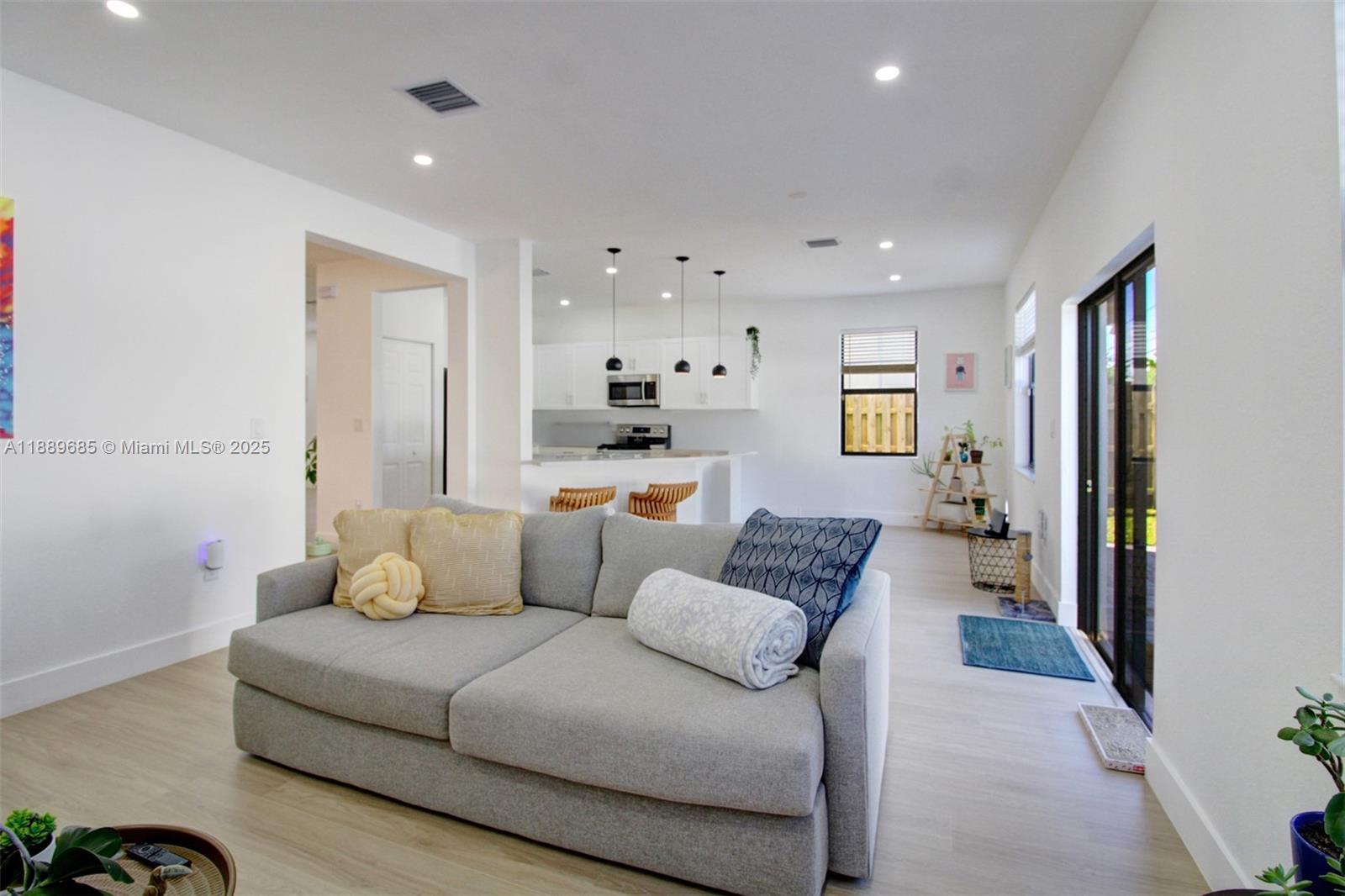 VIA VENTURA NEIGHBORHOOD - Residential Lease