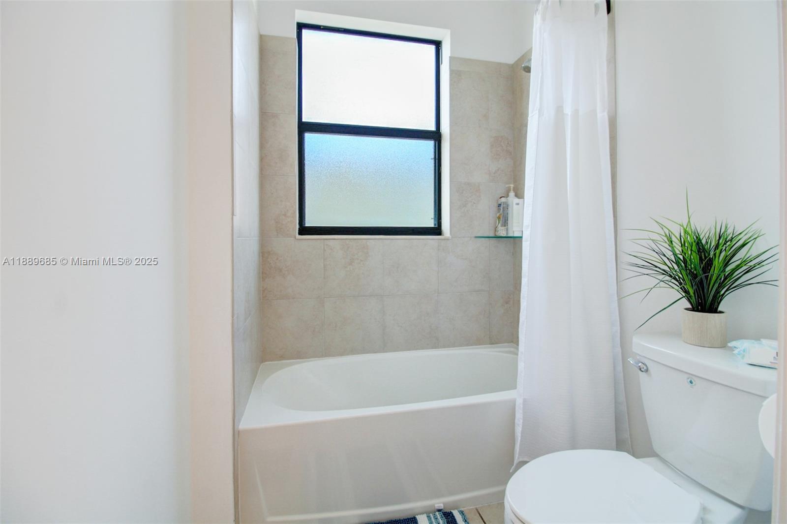 VIA VENTURA NEIGHBORHOOD - Residential Lease