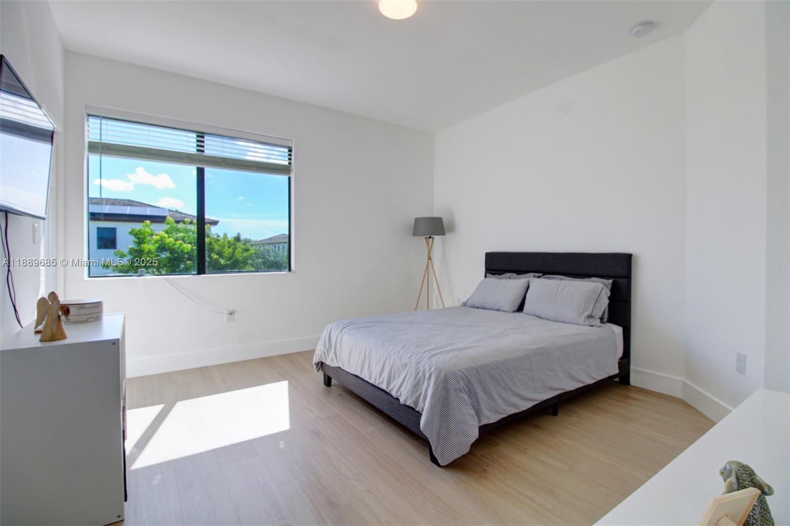 VIA VENTURA NEIGHBORHOOD - Residential Lease