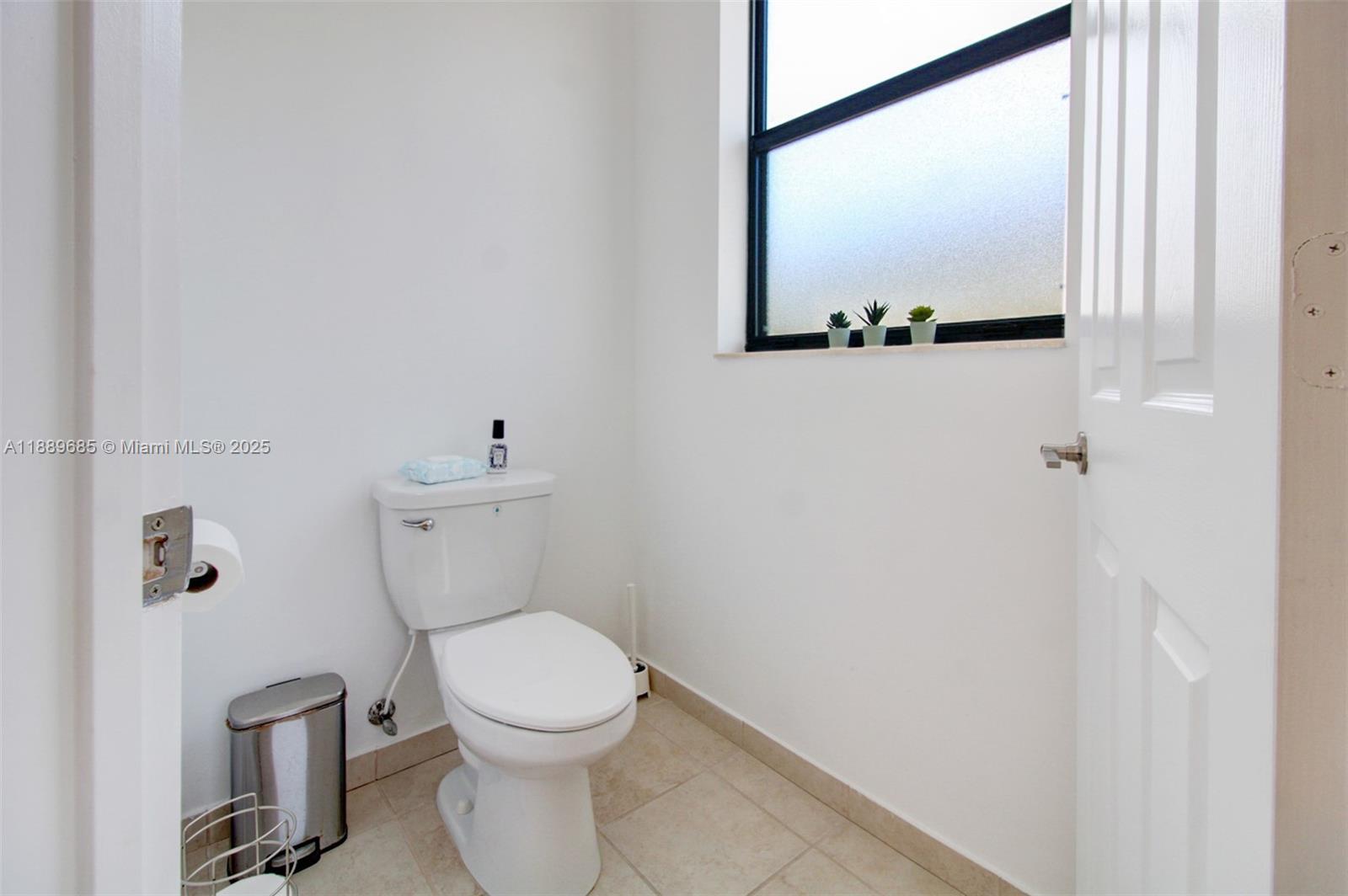 VIA VENTURA NEIGHBORHOOD - Residential Lease