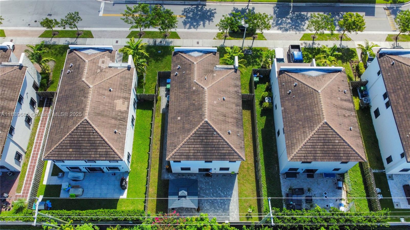 VIA VENTURA NEIGHBORHOOD - Residential Lease