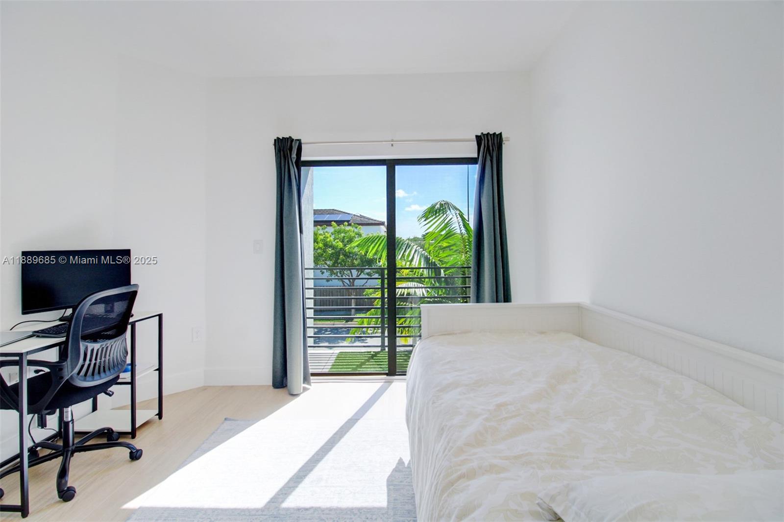 VIA VENTURA NEIGHBORHOOD - Residential Lease