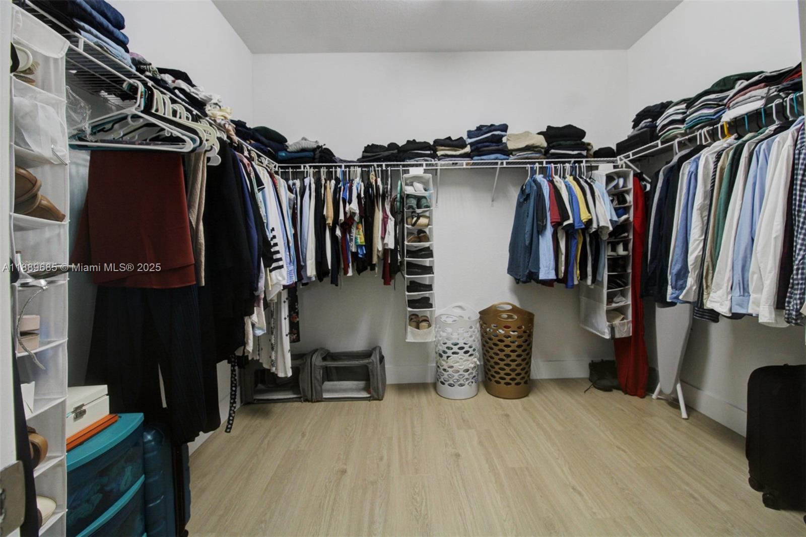 VIA VENTURA NEIGHBORHOOD - Residential Lease