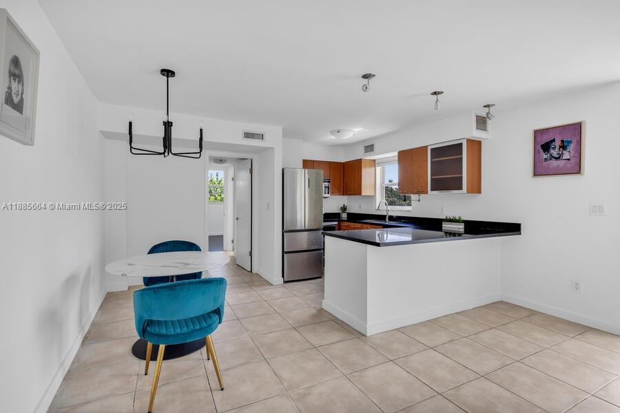 NIRVANA CONDO NO ONE COND - Residential