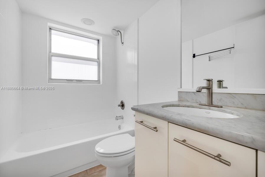 NIRVANA CONDO NO ONE COND - Residential