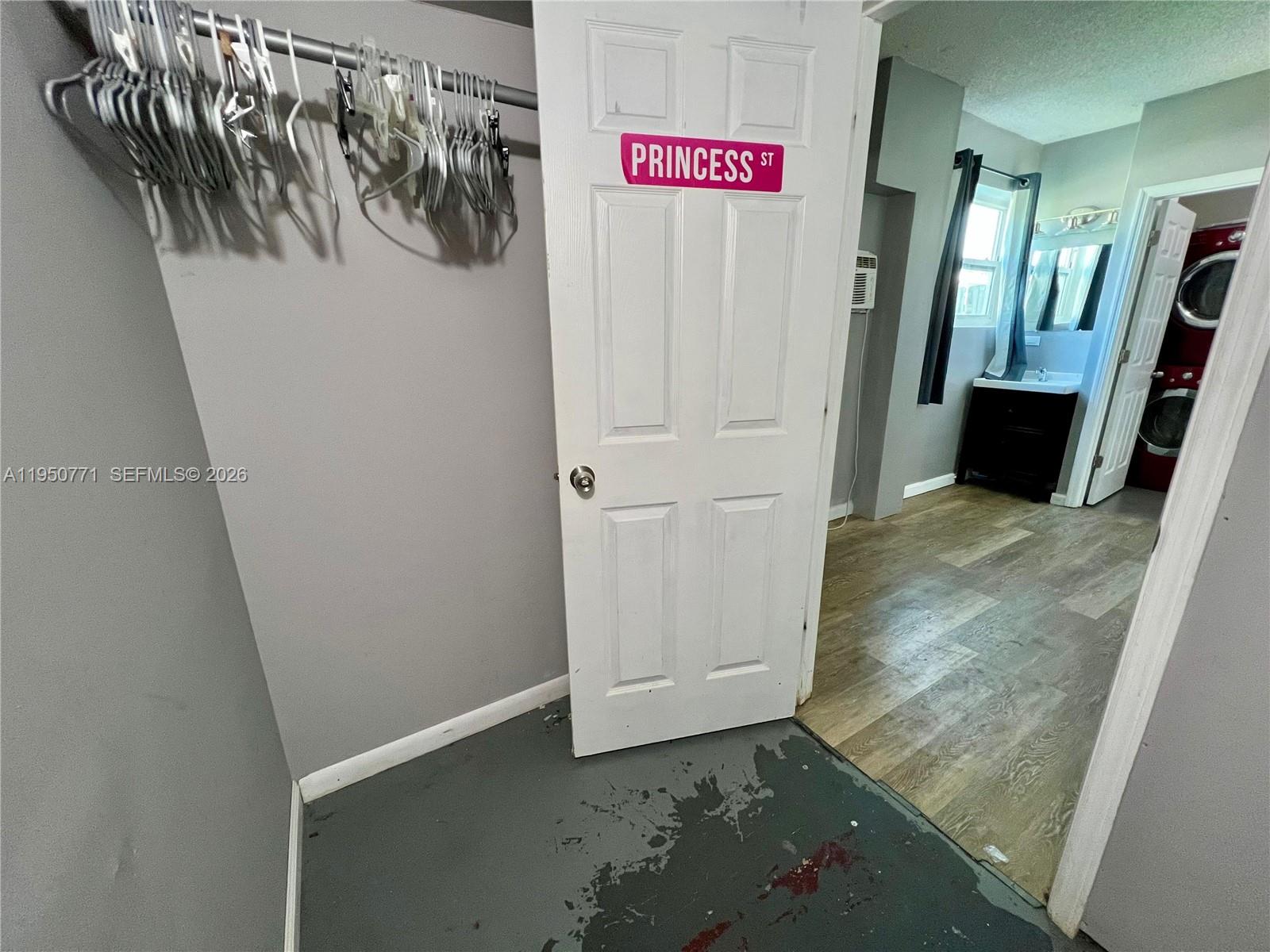 SUNRISE GOLF VILLAGE SEC - Residential