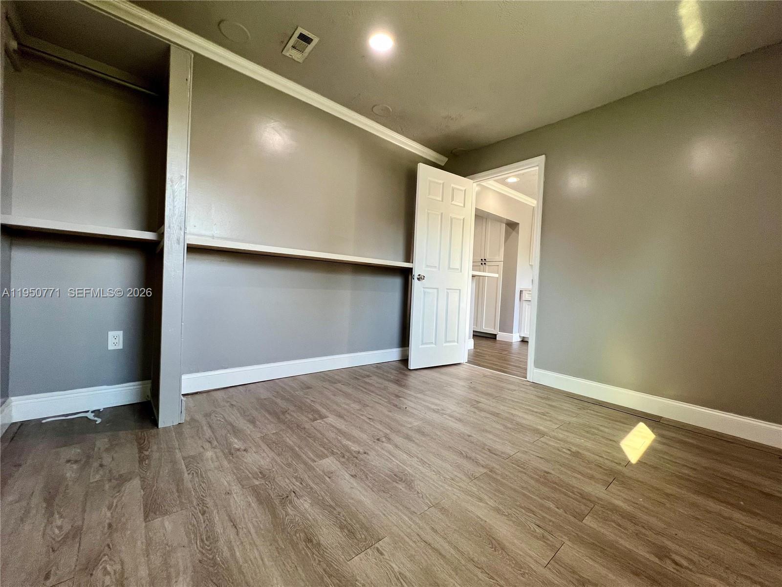 SUNRISE GOLF VILLAGE SEC - Residential