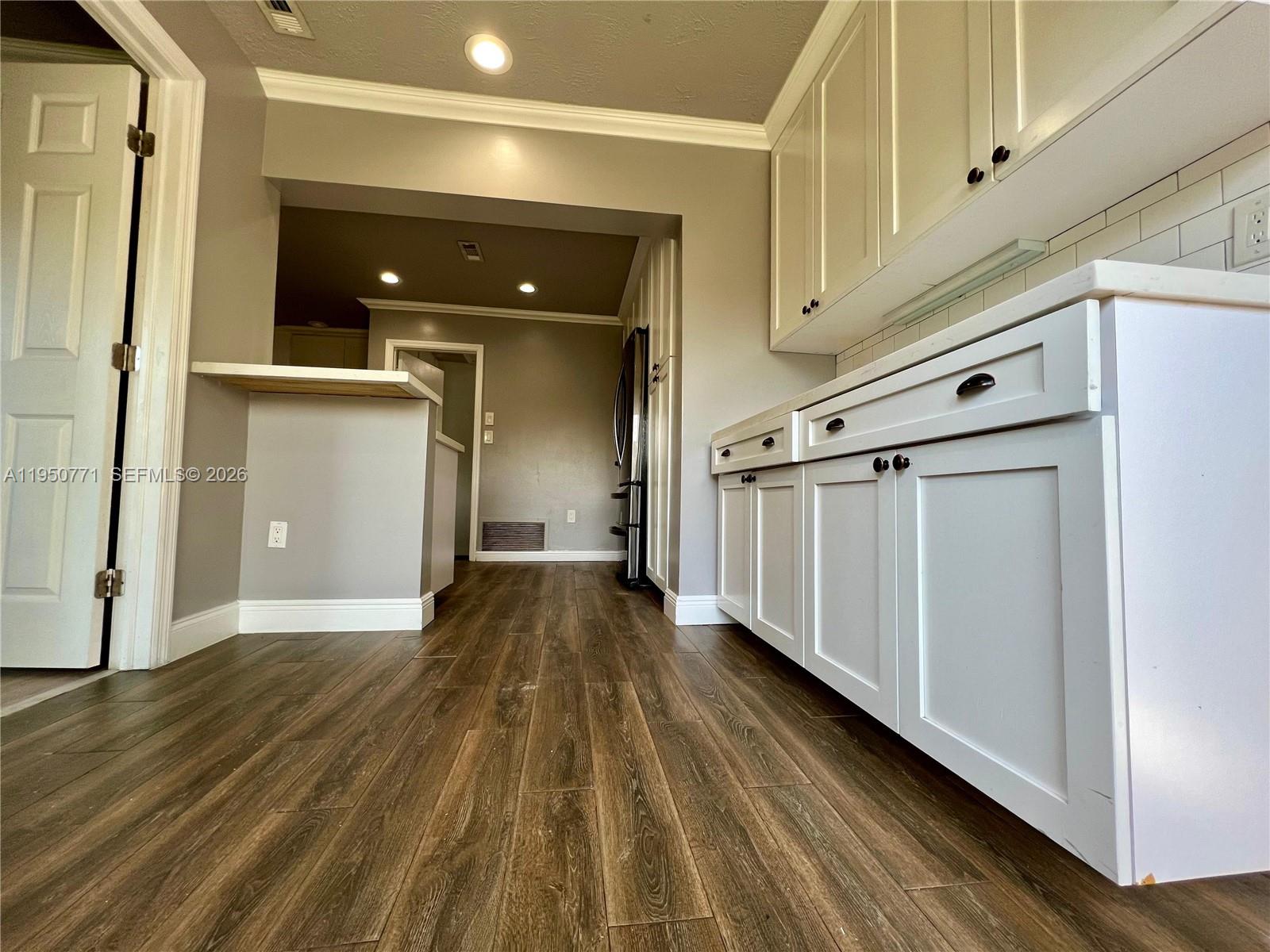 SUNRISE GOLF VILLAGE SEC - Residential