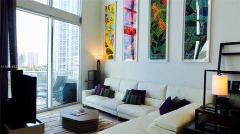 300 S Biscayne Blvd Loft 818 Miami FL 33131