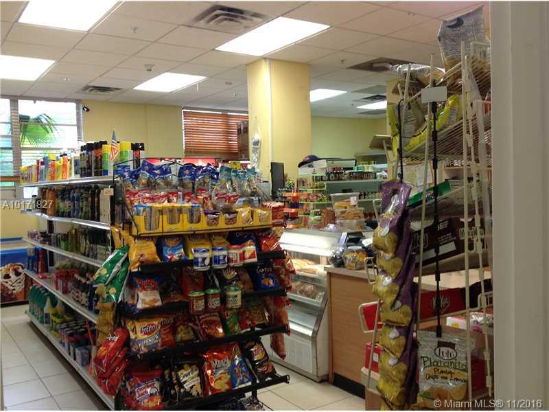 RESIDENCES ON HOLLYWOOD B - Residential Lease