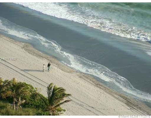 RESIDENCES ON HOLLYWOOD B - Residential Lease