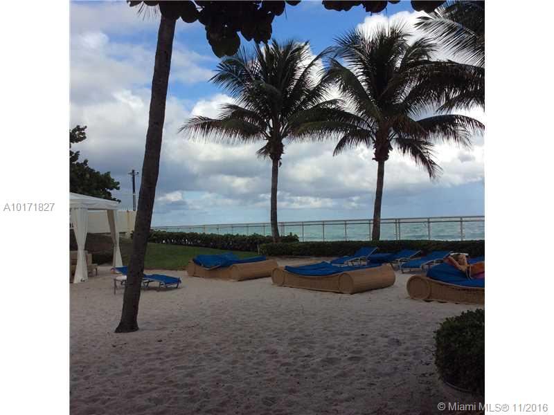 RESIDENCES ON HOLLYWOOD B - Residential Lease