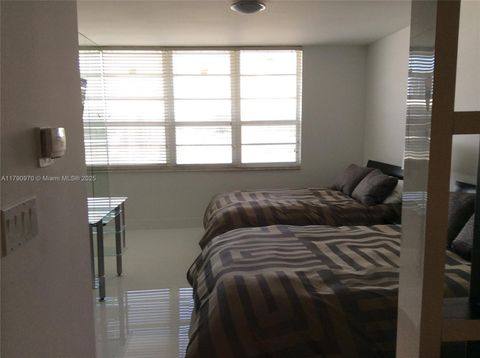 100 Lincoln Rd 1214A Miami Beach FL 33139