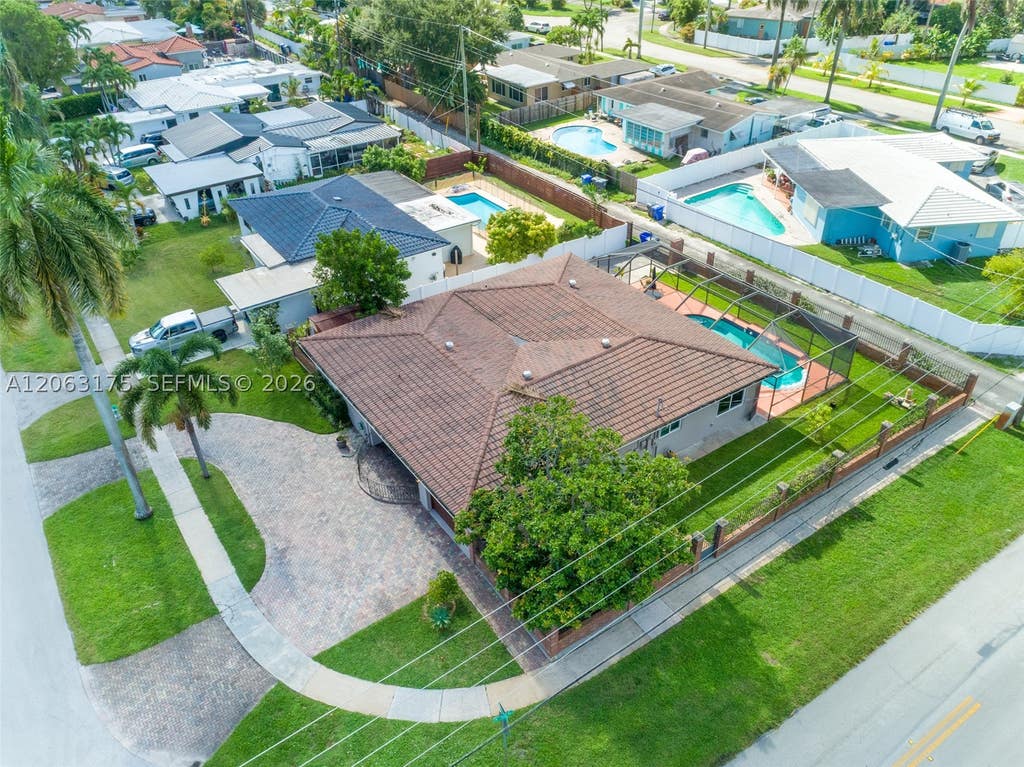 Photo of 3134 Pierce St, Hollywood, FL 33021 (MLS # A12063175)