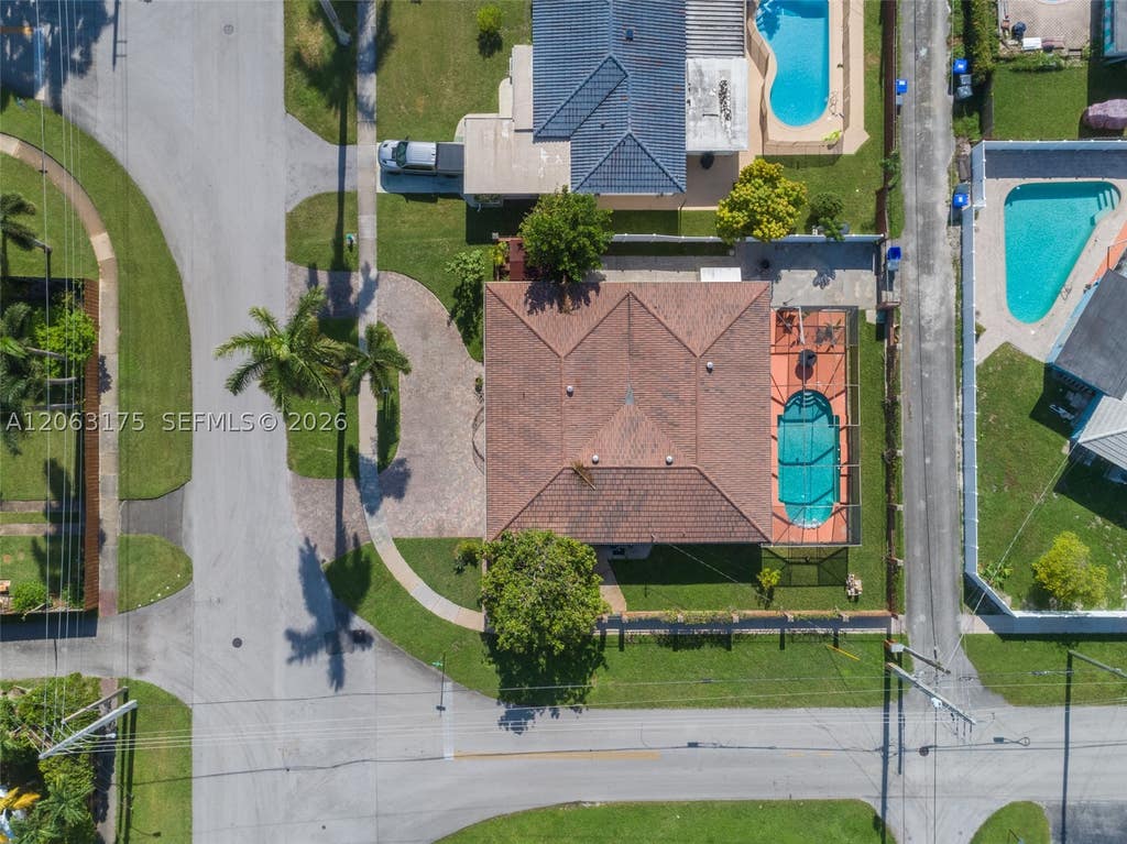 Photo of 3134 Pierce St, Hollywood, FL 33021 (MLS # A12063175)