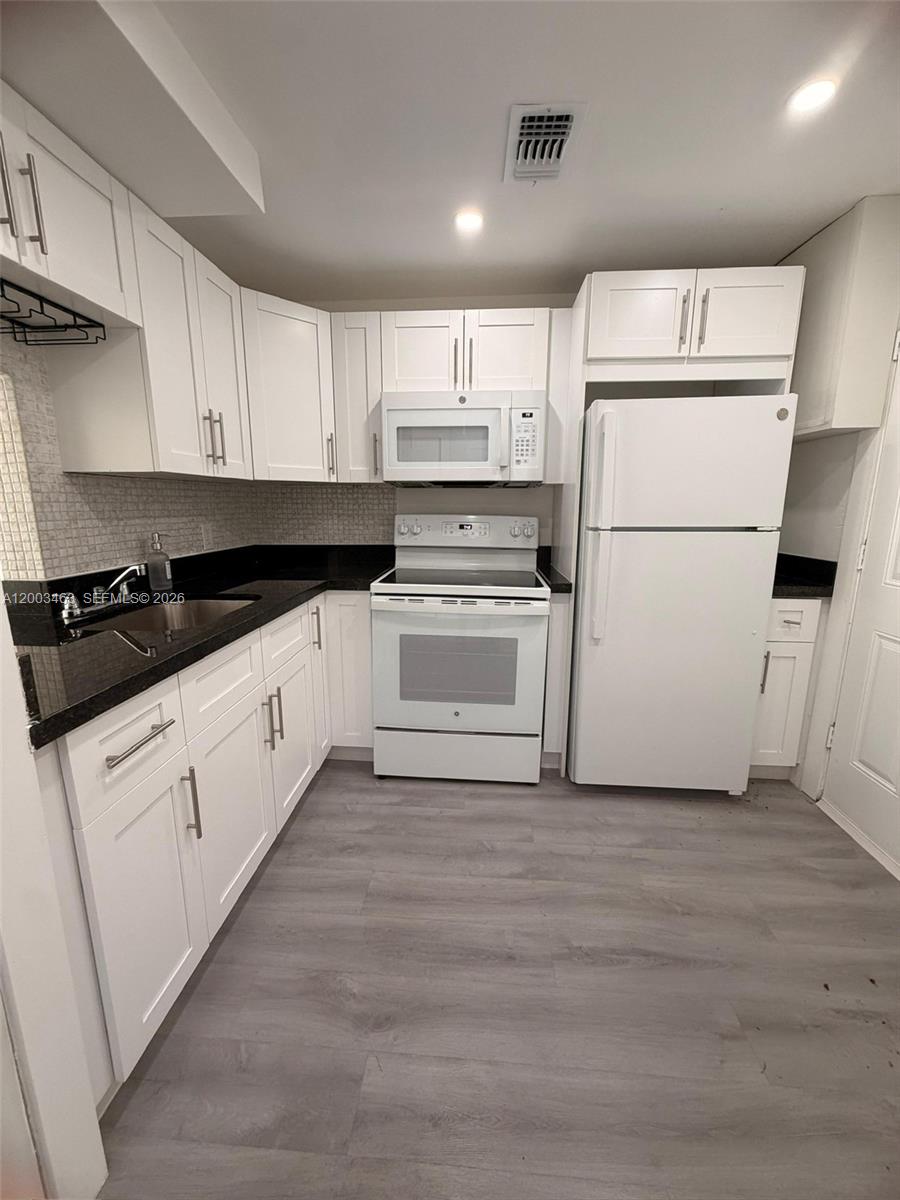 20111 NE 27th Ct K109