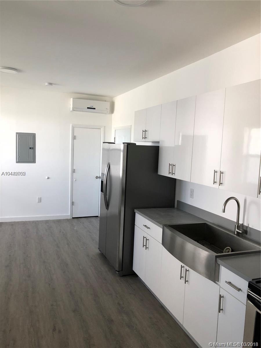 LAWRENCE ESTATE LAND CO - Residential Lease