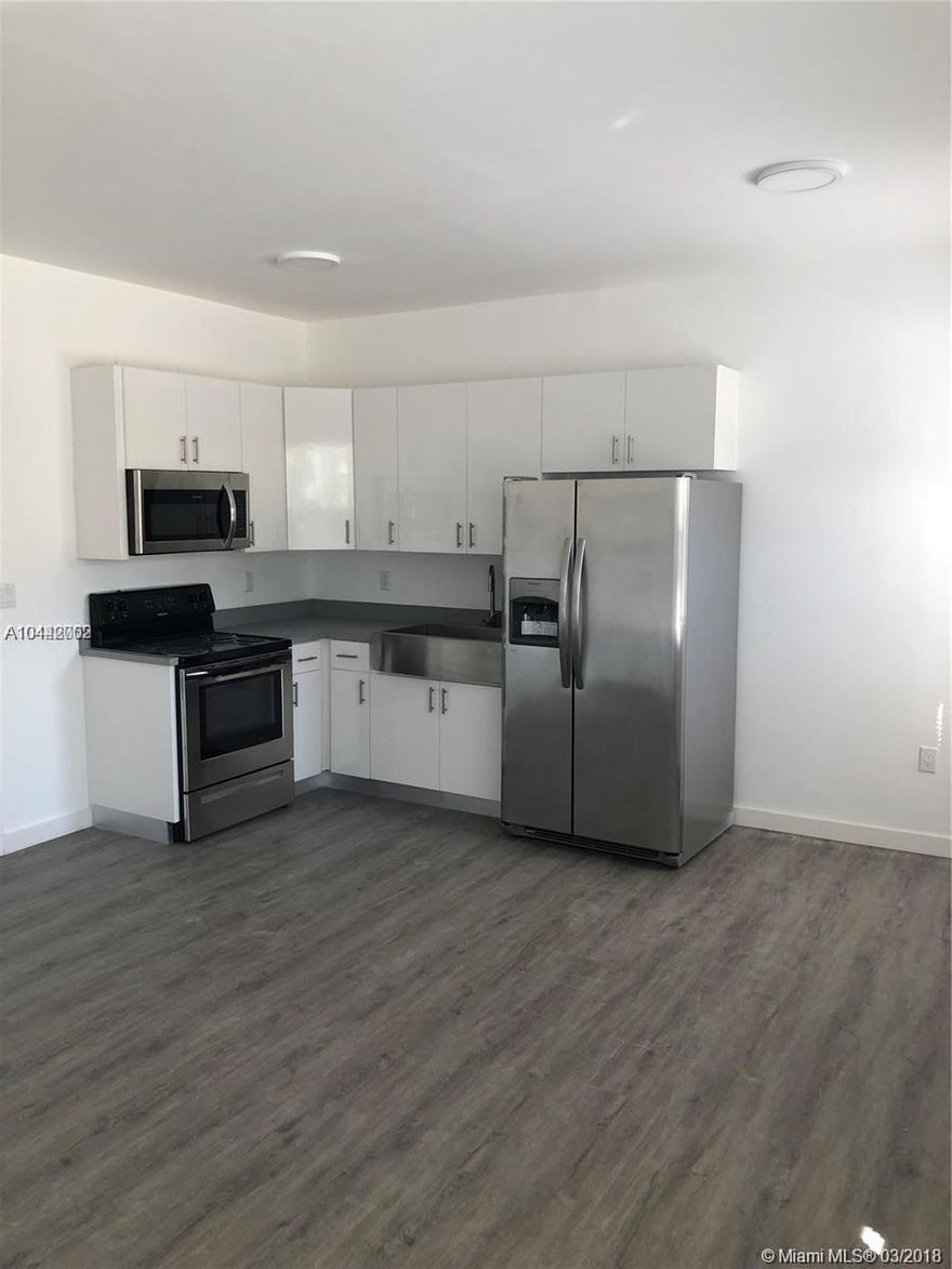 Historic boutique style building! Completely renovated studio , Brand new stainless steel appliances, & split air conditioning units, Washer & dryer on site [2nd floor]. Perfect for nearby employees who work in the area! Street parking for all residents, public transportation, Marlin Stadium, hospitals & medical centers, Universities, schools, restaurants, super market, laundry mat, & 2 minute drive to the 836 HWY. Building WiFi available, small dog ok FOR QUALIFIED TENANTS WITH GOOD CREDIT AND INCOME ONLY 1 MONTH RENT AND 1 DEPOSIT WILL BE REQUIRED TO MOVE IN!!!