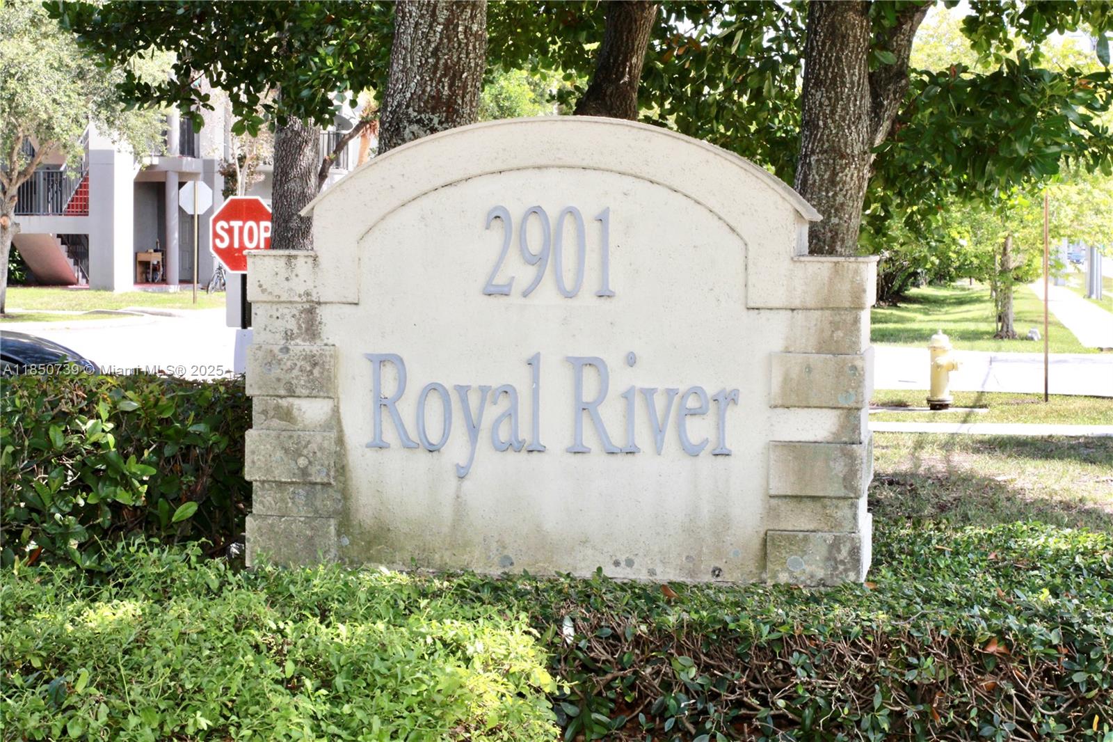 FOR SALE in Coral Springs!
Well-maintained 3 Bed | 2 Bath corner unit condo
This bright and spacious home features:
Laminate flooring throughout
Tons of natural light
Stainless steel appliances
In-unit washer & dryer
Centrally located near shopping, highways, and entertainment — everything you need is just minutes away!
You don’t want to miss this one!