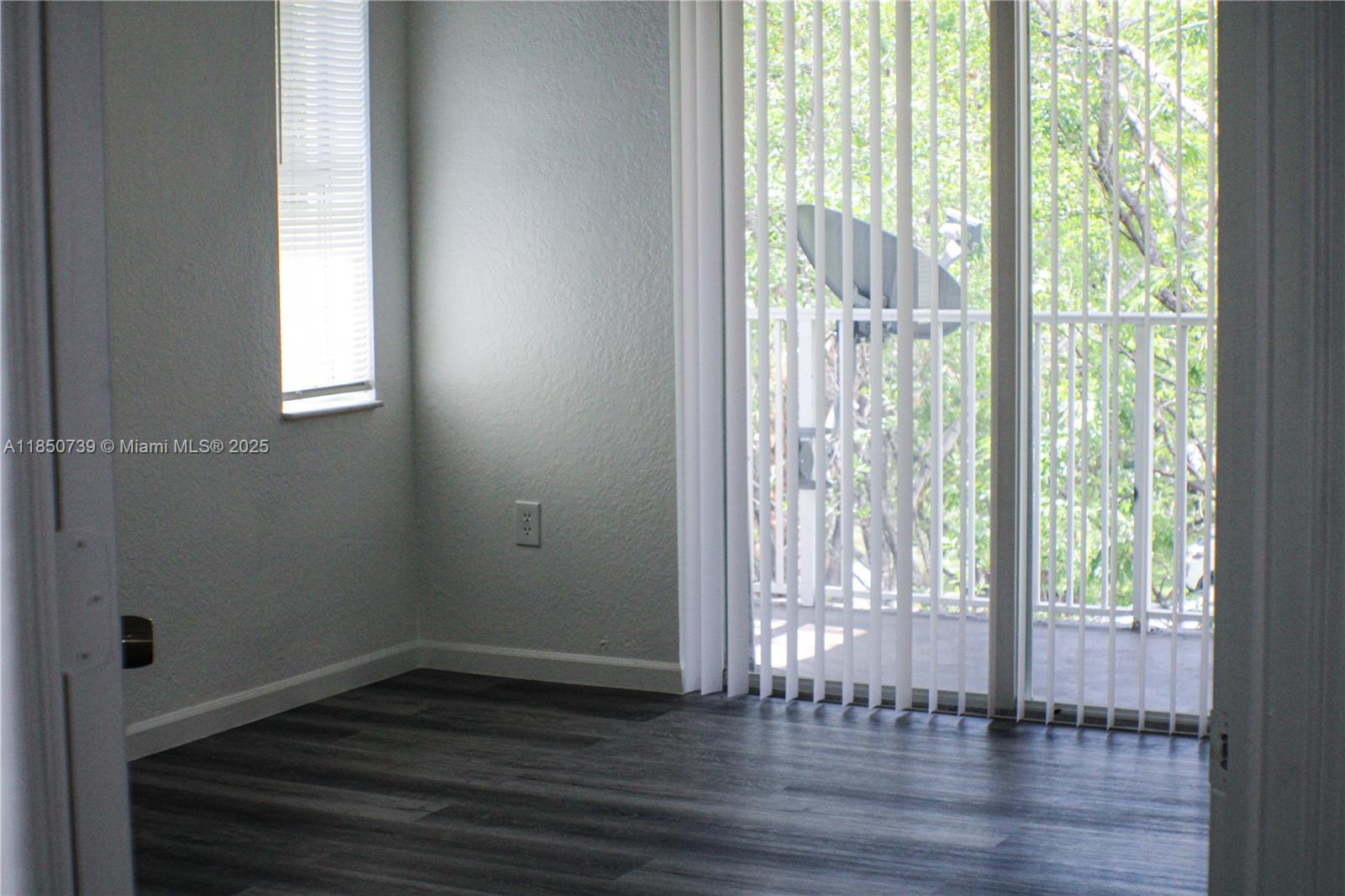 ROYAL RIVER CONDO - Residential