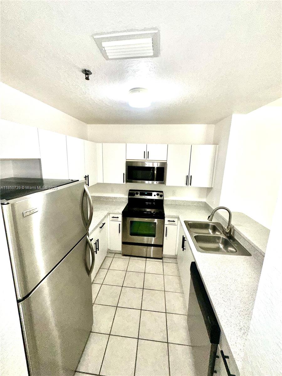 2901 Riverside Dr 304