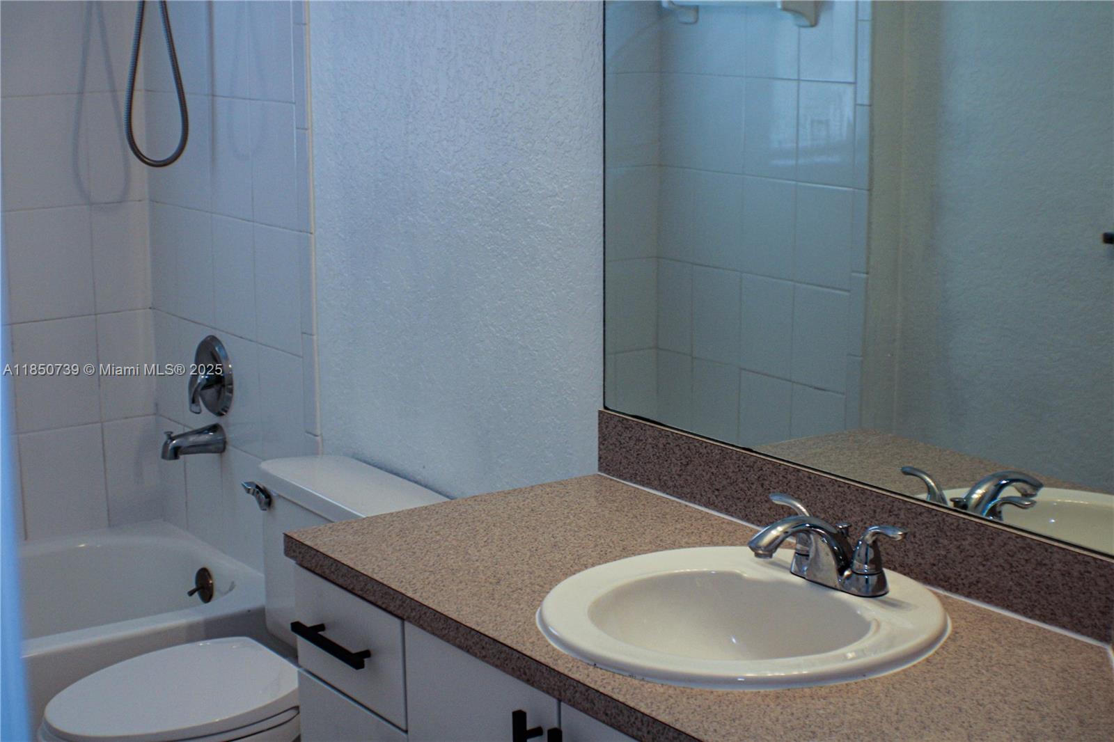 ROYAL RIVER CONDO - Residential