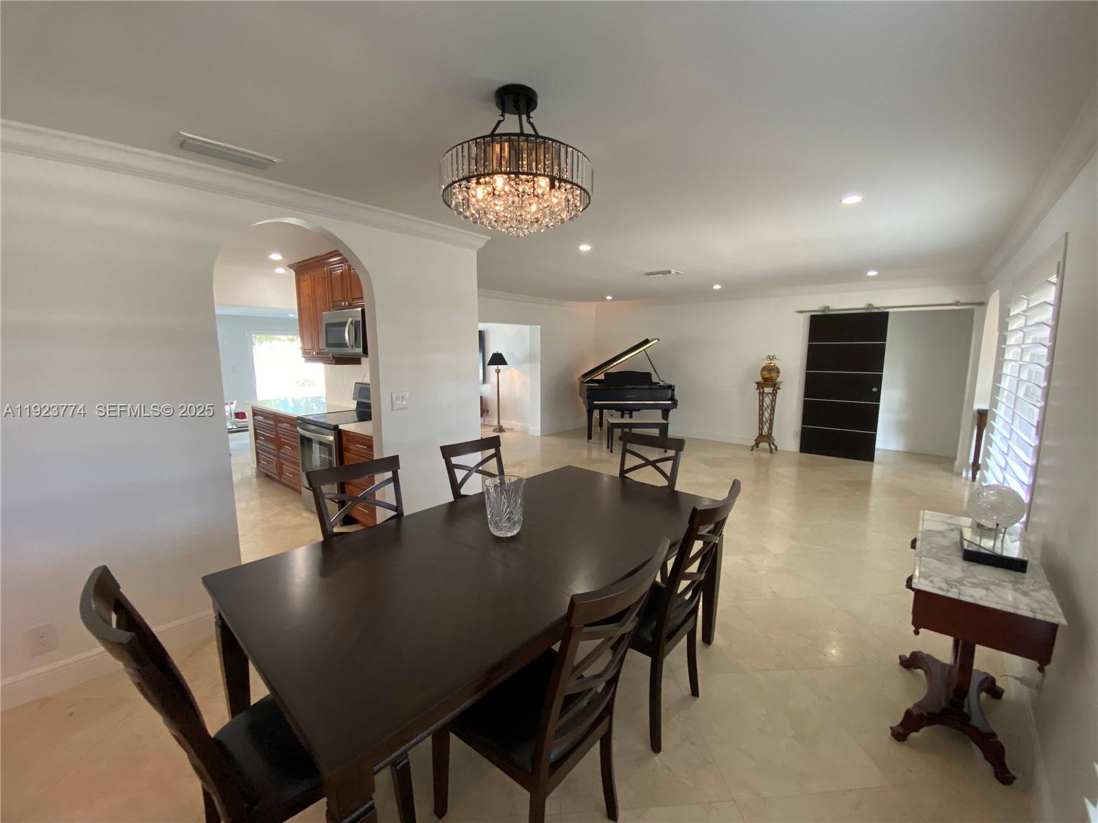 IMPERIAL POINT 5 SEC - Residential