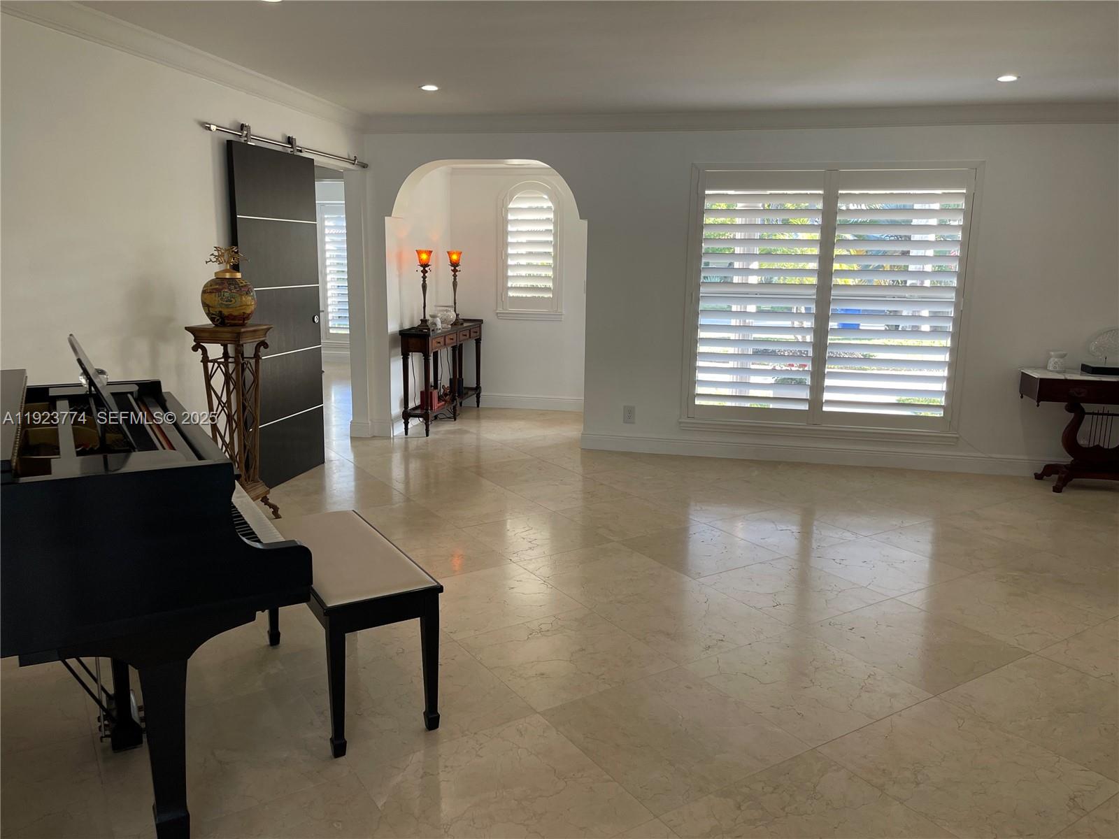 IMPERIAL POINT 5 SEC - Residential