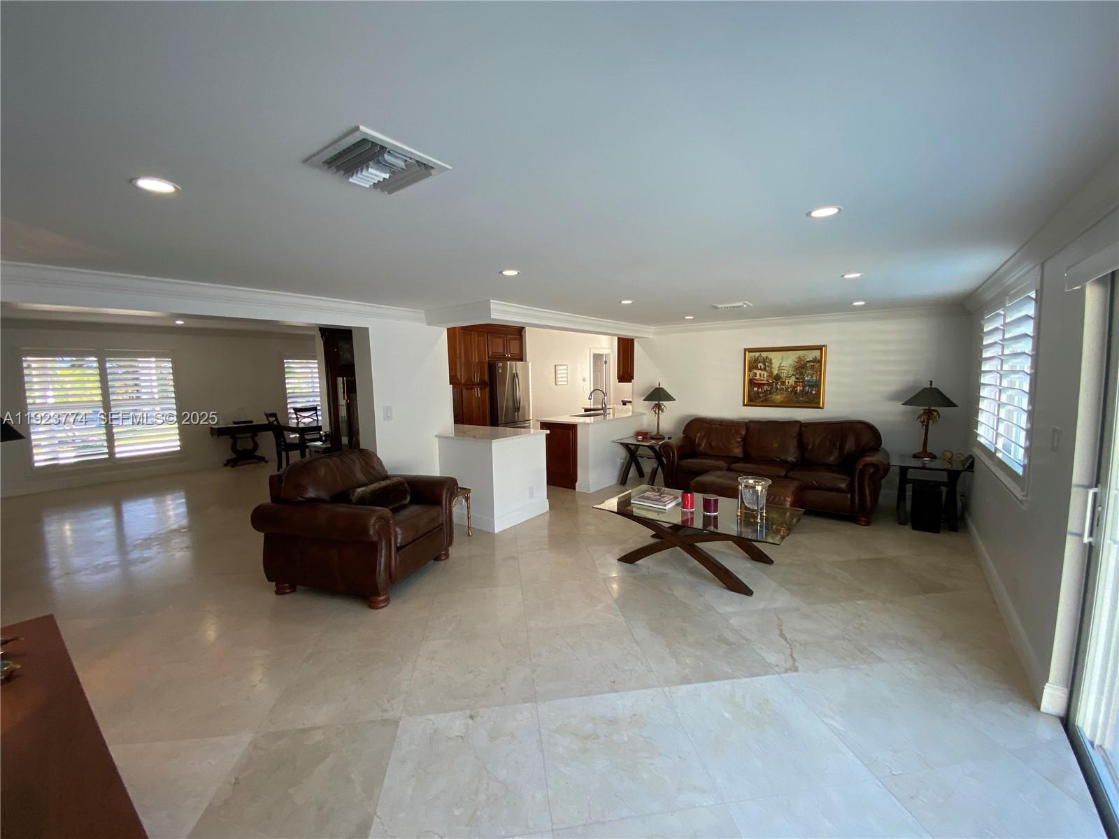 IMPERIAL POINT 5 SEC - Residential