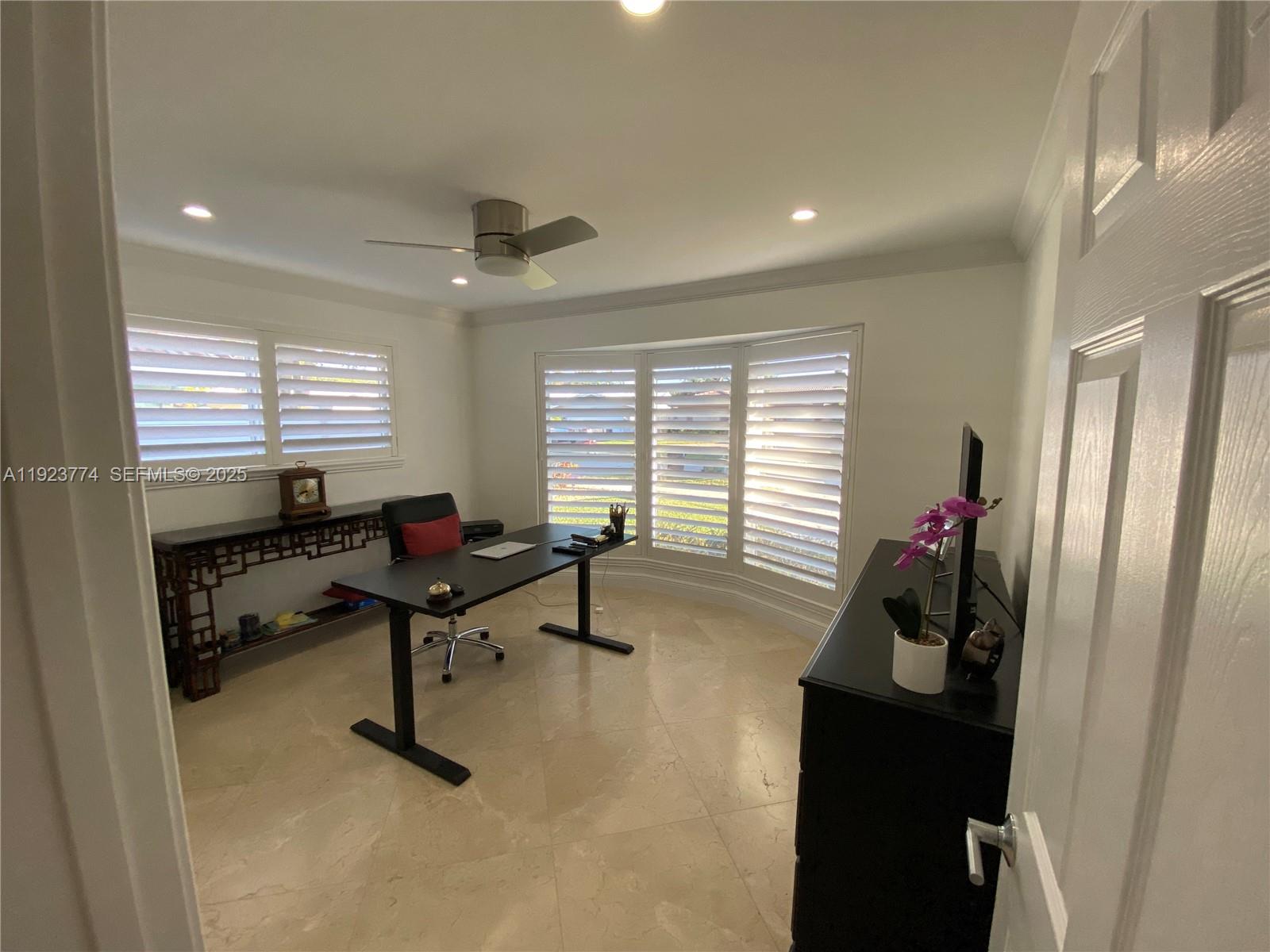 IMPERIAL POINT 5 SEC - Residential