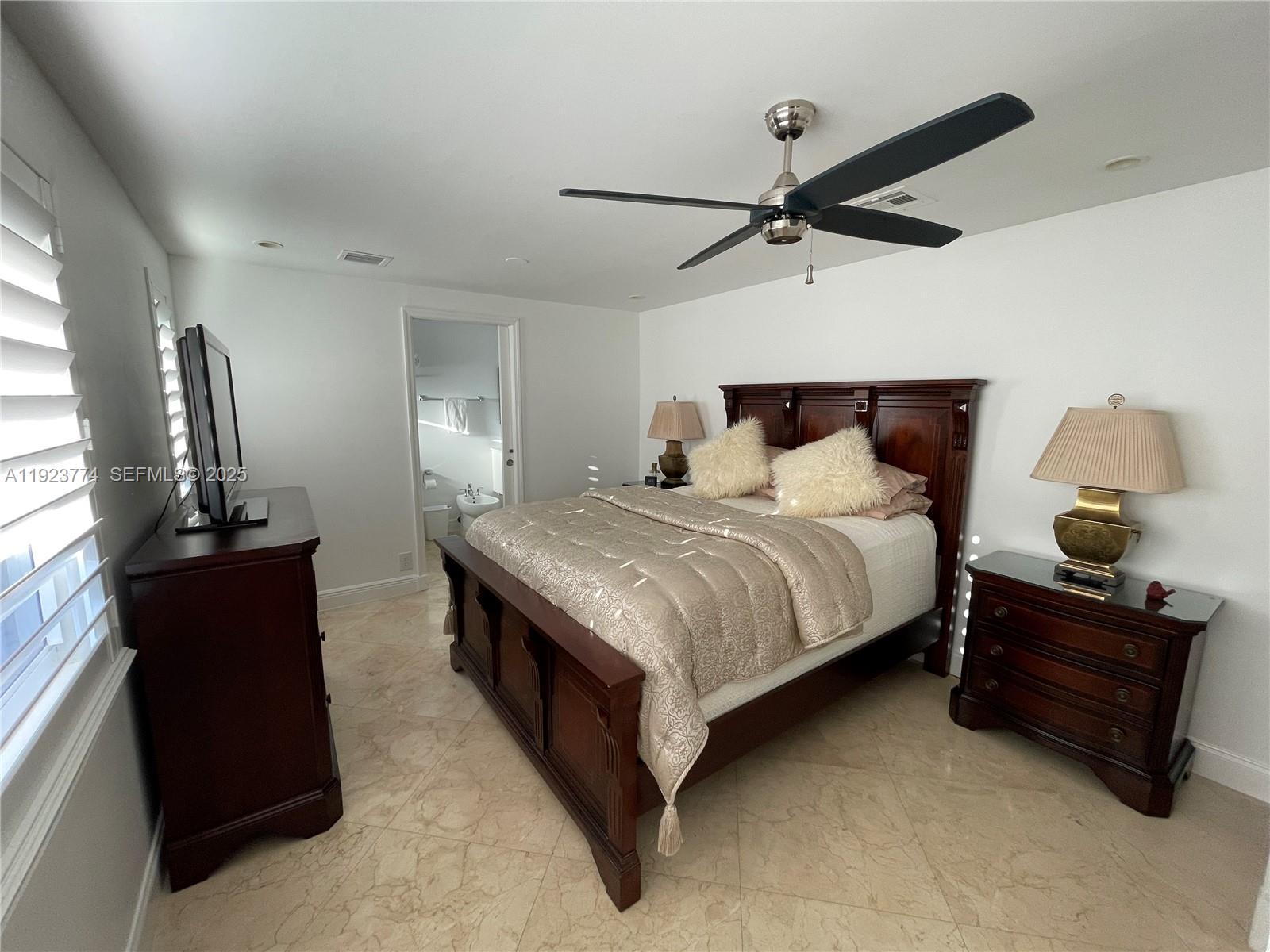 IMPERIAL POINT 5 SEC - Residential