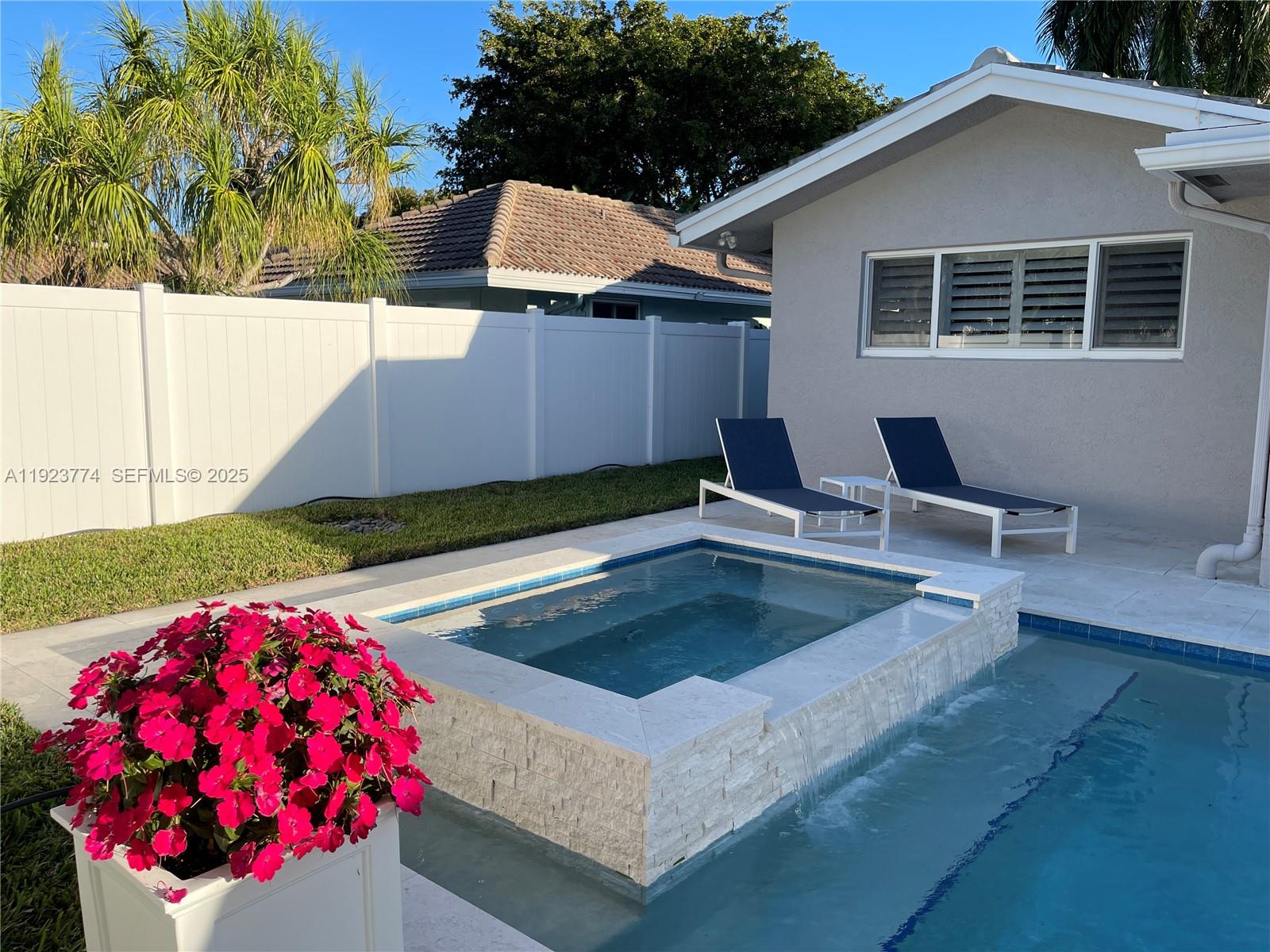 IMPERIAL POINT 5 SEC - Residential