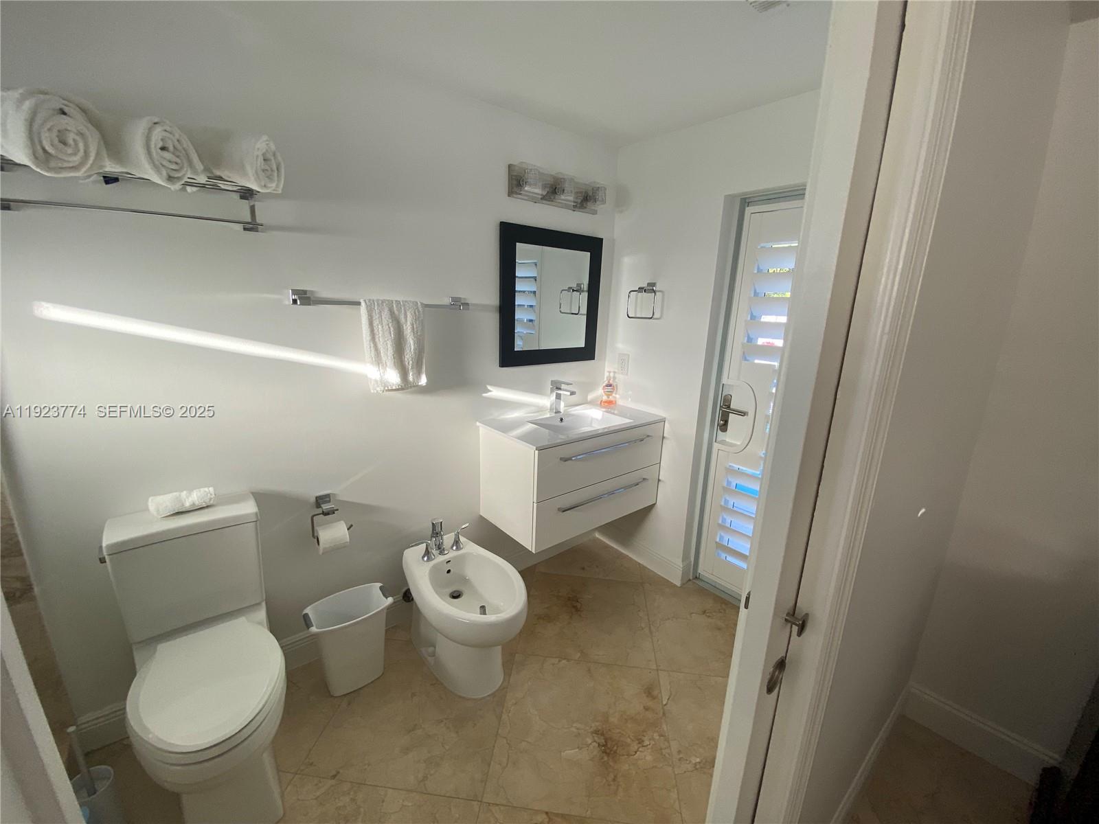 IMPERIAL POINT 5 SEC - Residential