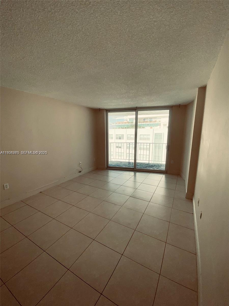 BAYVIEW TERR CONDO - Residential Lease