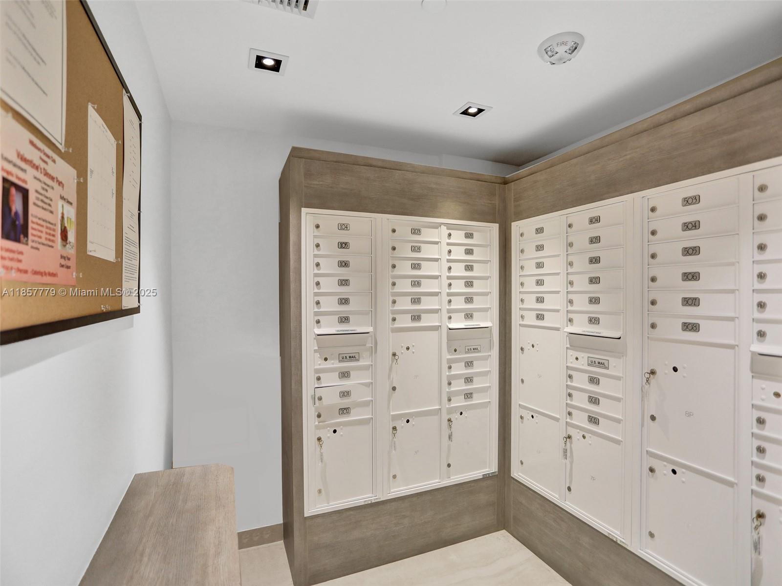 HILLSBORO OCEAN CLUB COND - Residential