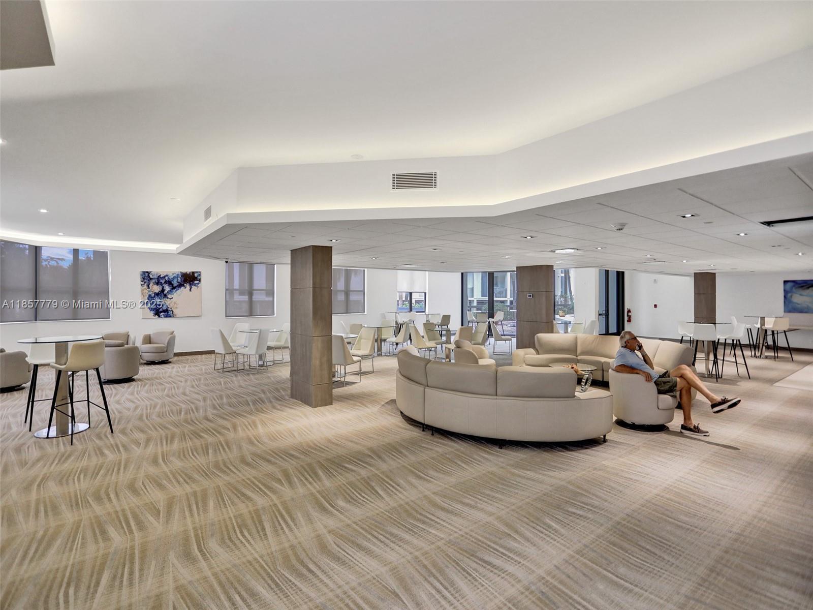 HILLSBORO OCEAN CLUB COND - Residential