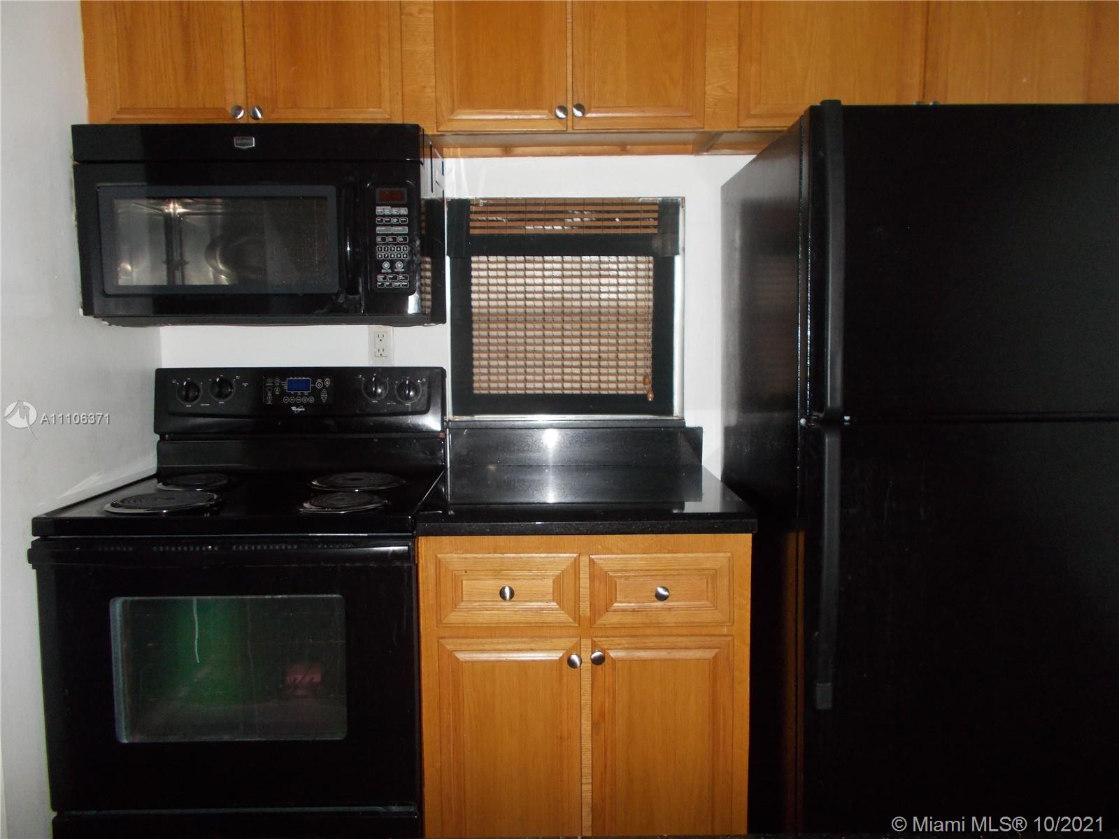 LAKESHORE AT UNIVERSITY P - Residential Lease