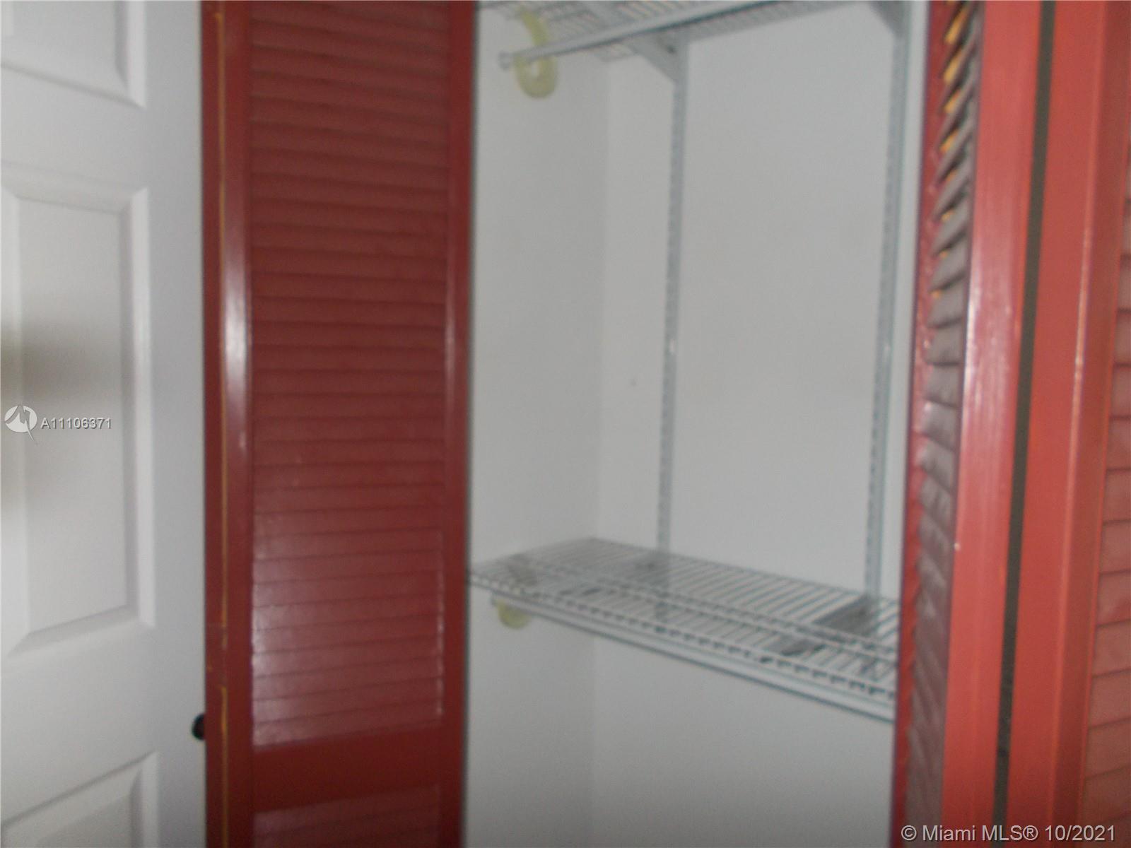 LAKESHORE AT UNIVERSITY P - Residential Lease